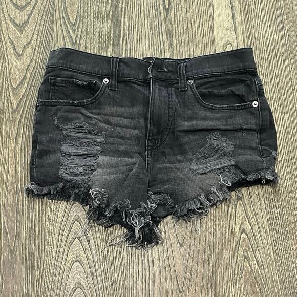 Express Jeans Mom Shorts Mid Rise Distressed Denim Raw Hem Stretch Black Size 6 - Picture 1 of 7
